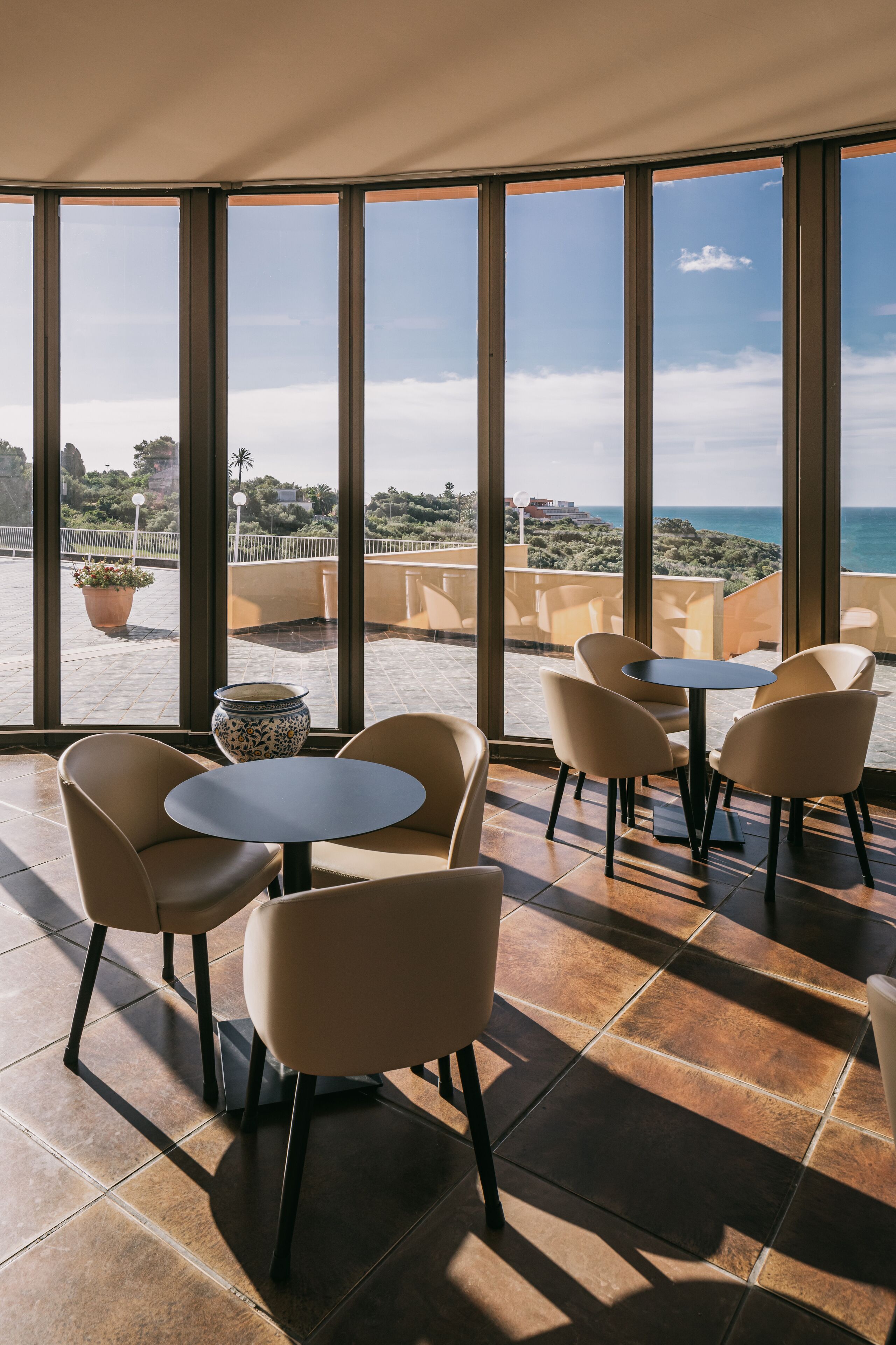 breakfast, lunch and dinner served