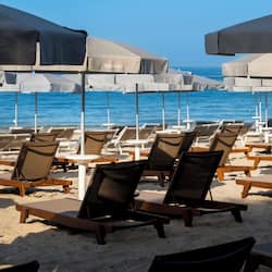 Private beach, free beach shuttle, sun loungers, beach umbrellas