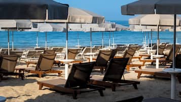 Playa privada, traslado desde/hacia la playa gratis