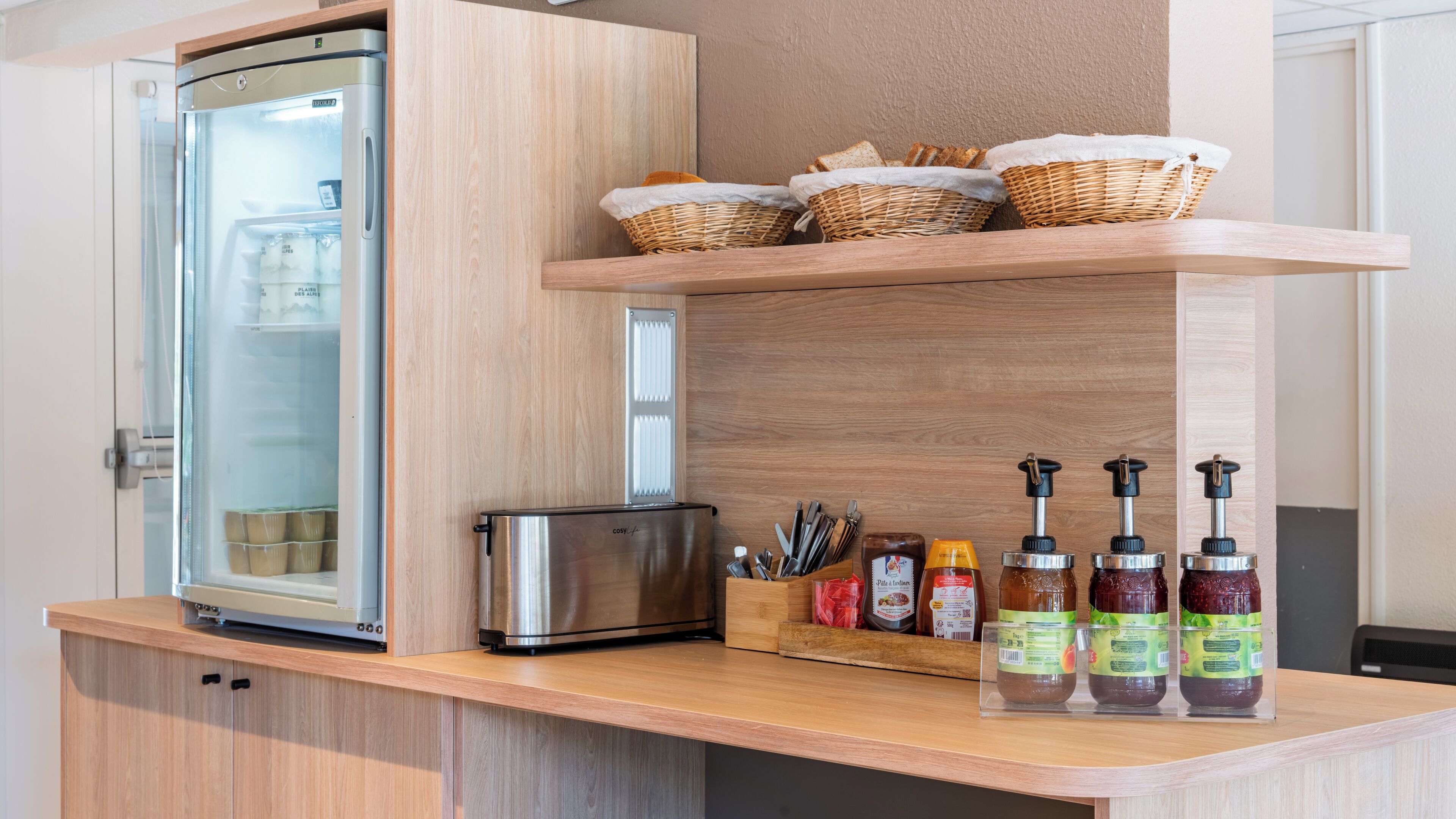 Desayuno para llevar todos los días (EUR 6.90 por persona) 