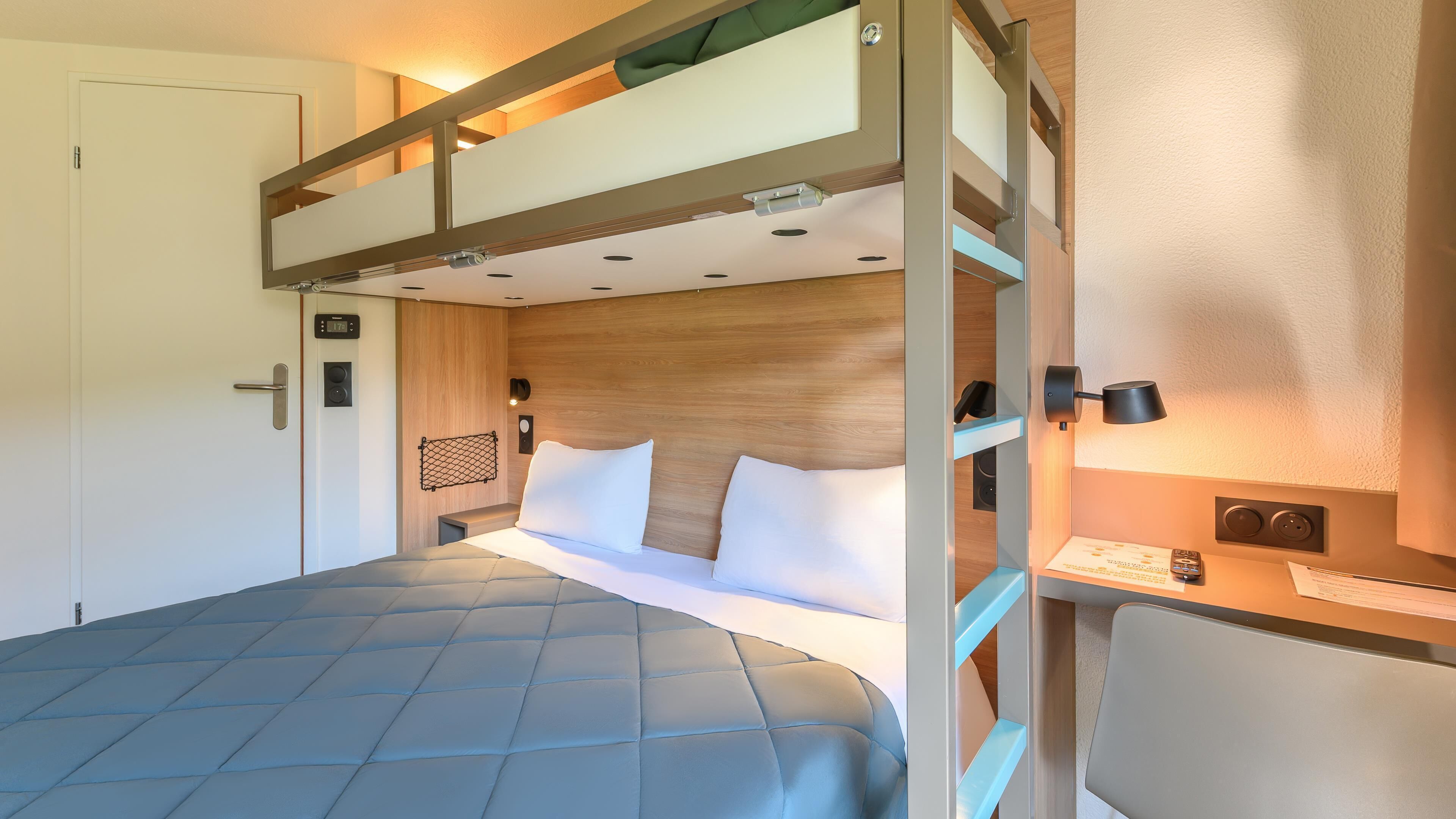 1 habitación, ropa de cama de alta calidad y escritorio 