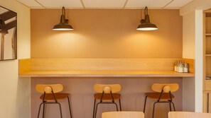 Restaurant - Première Classe Versailles - St Cyr l'Ecole (Saint-Cyr-l'Ecole)