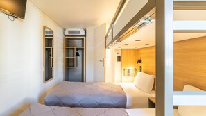 标准房, 多张床 | 办公桌、遮光窗帘、隔音、免费 WiFi