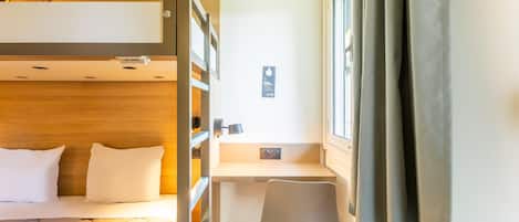 Bureau, rideaux occultants, chambres insonorisées, Wi-Fi gratuit