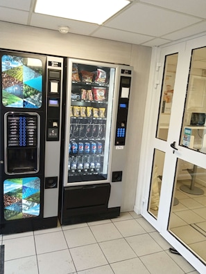 Alimentos y bebidas