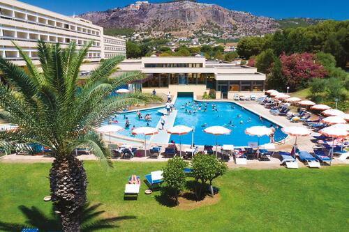 Piscina coberta, piscina a l'aire lliure i gandules