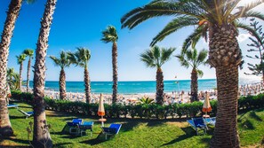 Private beach, sun loungers, beach umbrellas - MClub Alicudi (Sciacca)