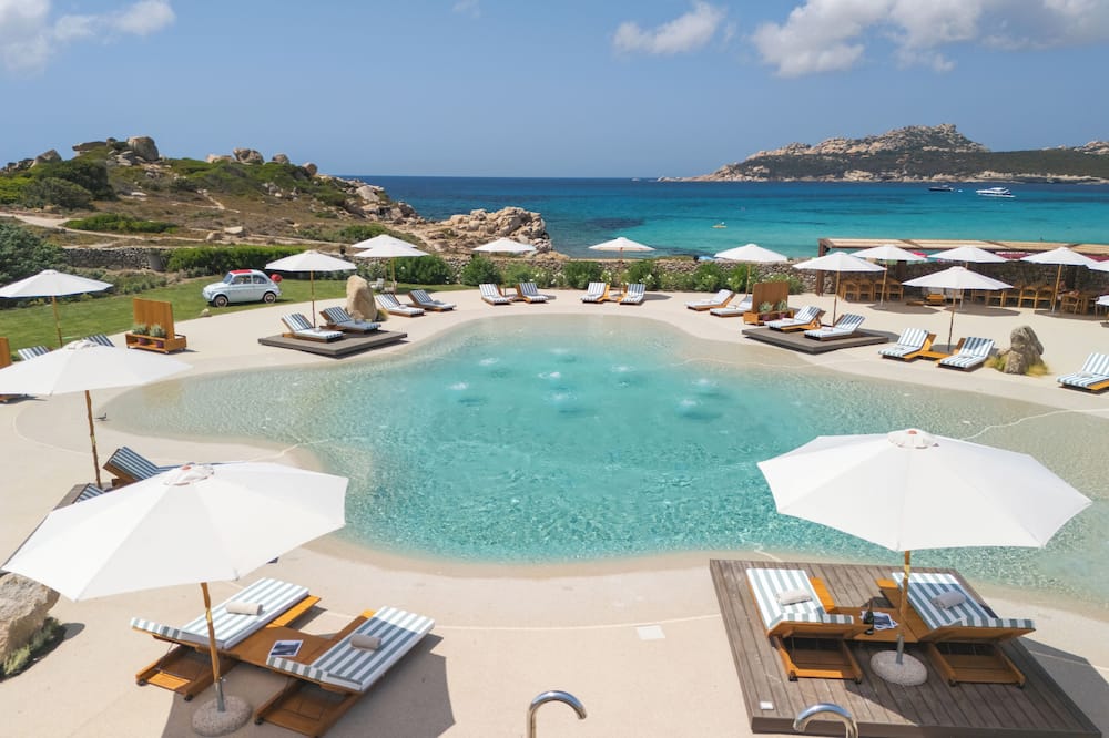 Mangia's Santa Teresa Sardinia, Curio Collection by Hilton