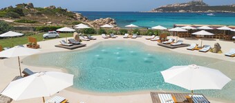 Mangia's Santa Teresa Sardinia, Curio Collection by Hilton