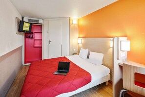 Standard Room, 1 Double Bed | Desk, blackout curtains, soundproofing, free cots/infant beds - Hotel Première Classe Vannes (Vannes)