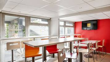 Daily buffet breakfast (EUR 6.20 per person)