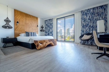 Premium Room, 1 King Bed, Balcony | Frette Italian sheets, premium bedding, down duvets, pillow-top beds. Angler’s Hotel – Miami Beach