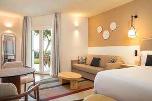 客房內保險箱、書桌、遮光布/窗簾、隔音