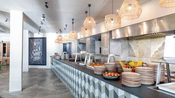 Free daily buffet breakfast