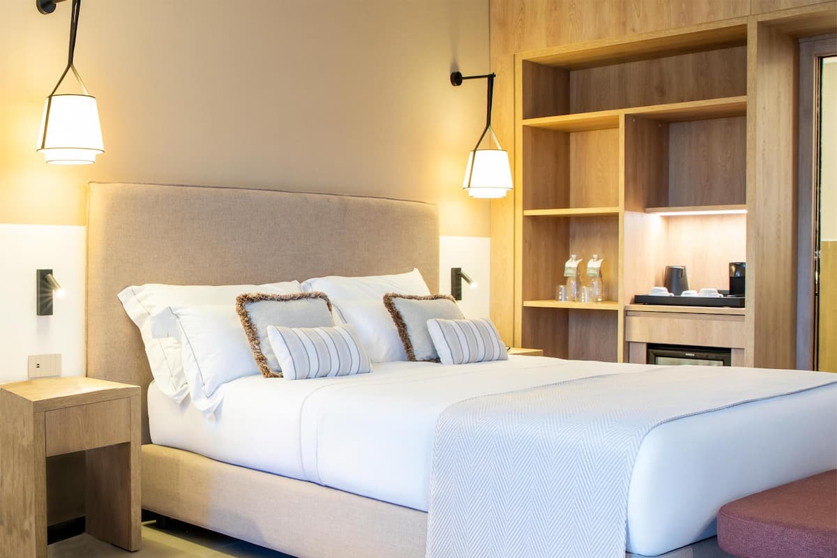 Zimmersafe, Schreibtisch, VerdunkelungsvorhÀnge, schallisolierte Zimmer