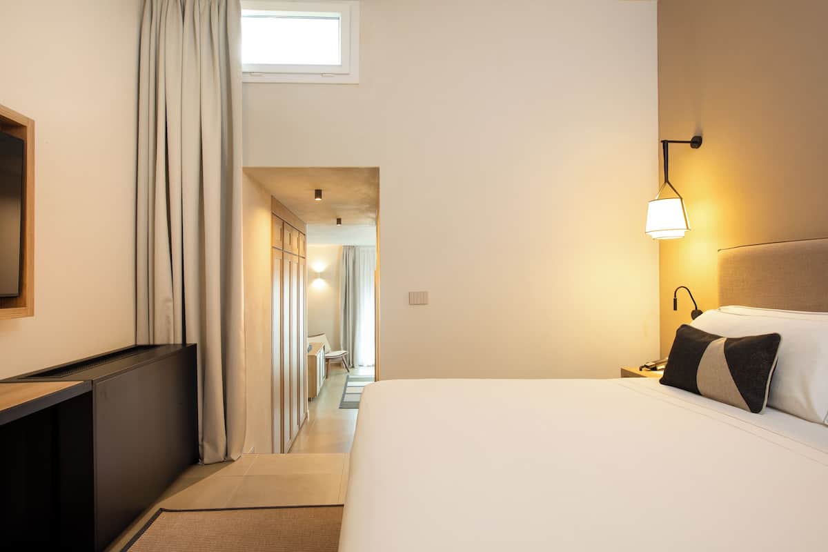 In-room safe, desk, blackout curtains, soundproofing