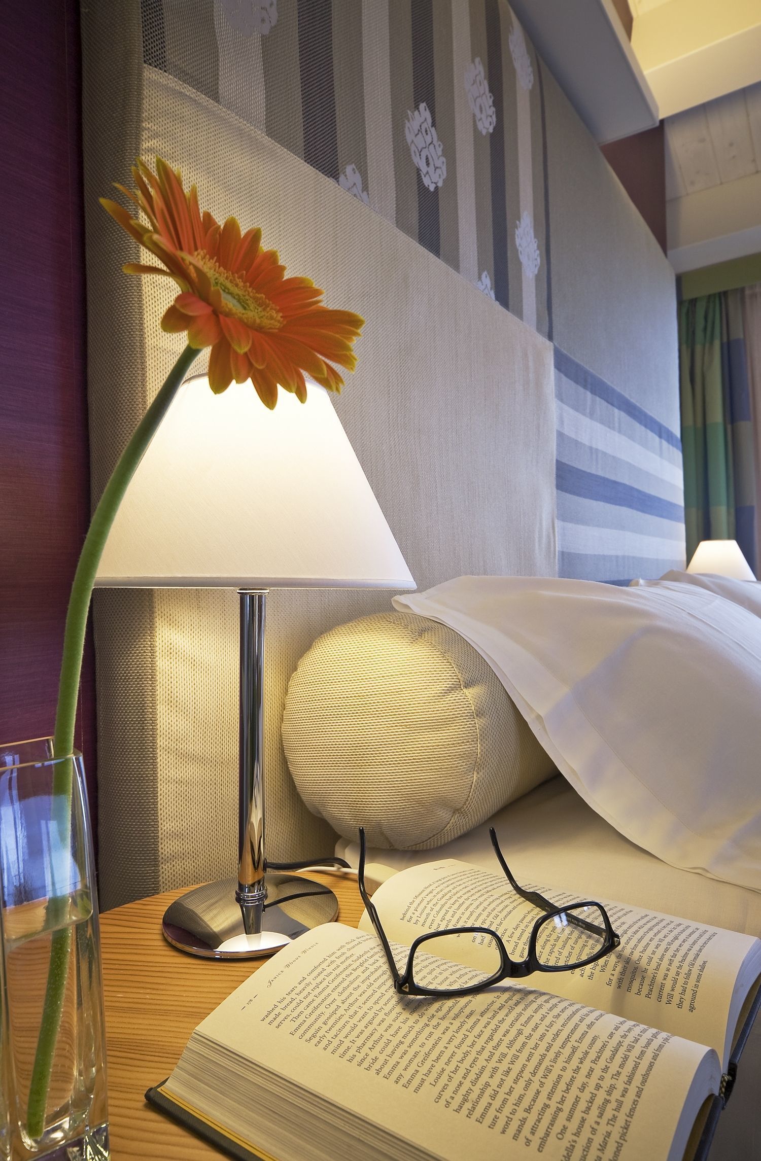 Minibar, coffres-forts dans les chambres, bureau, rideaux occultants