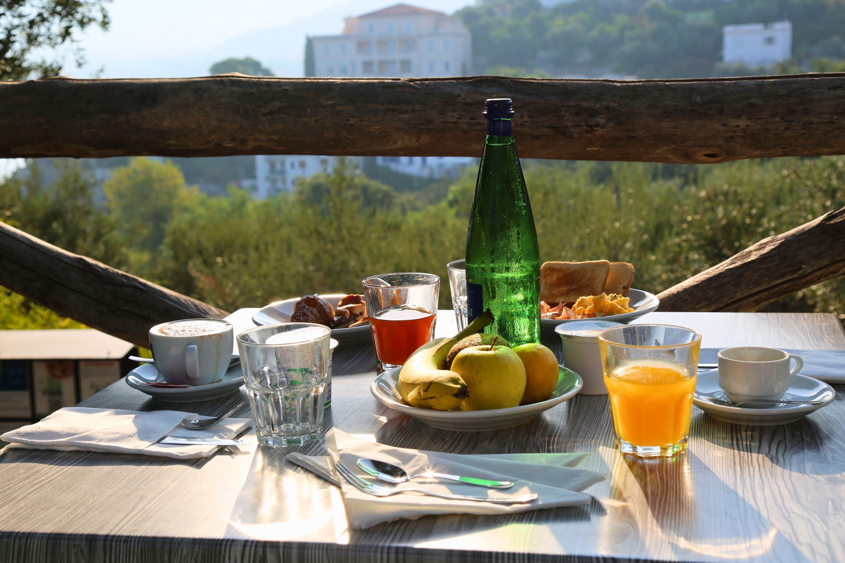 Petit déjeuner buffet (20 EUR par personne)