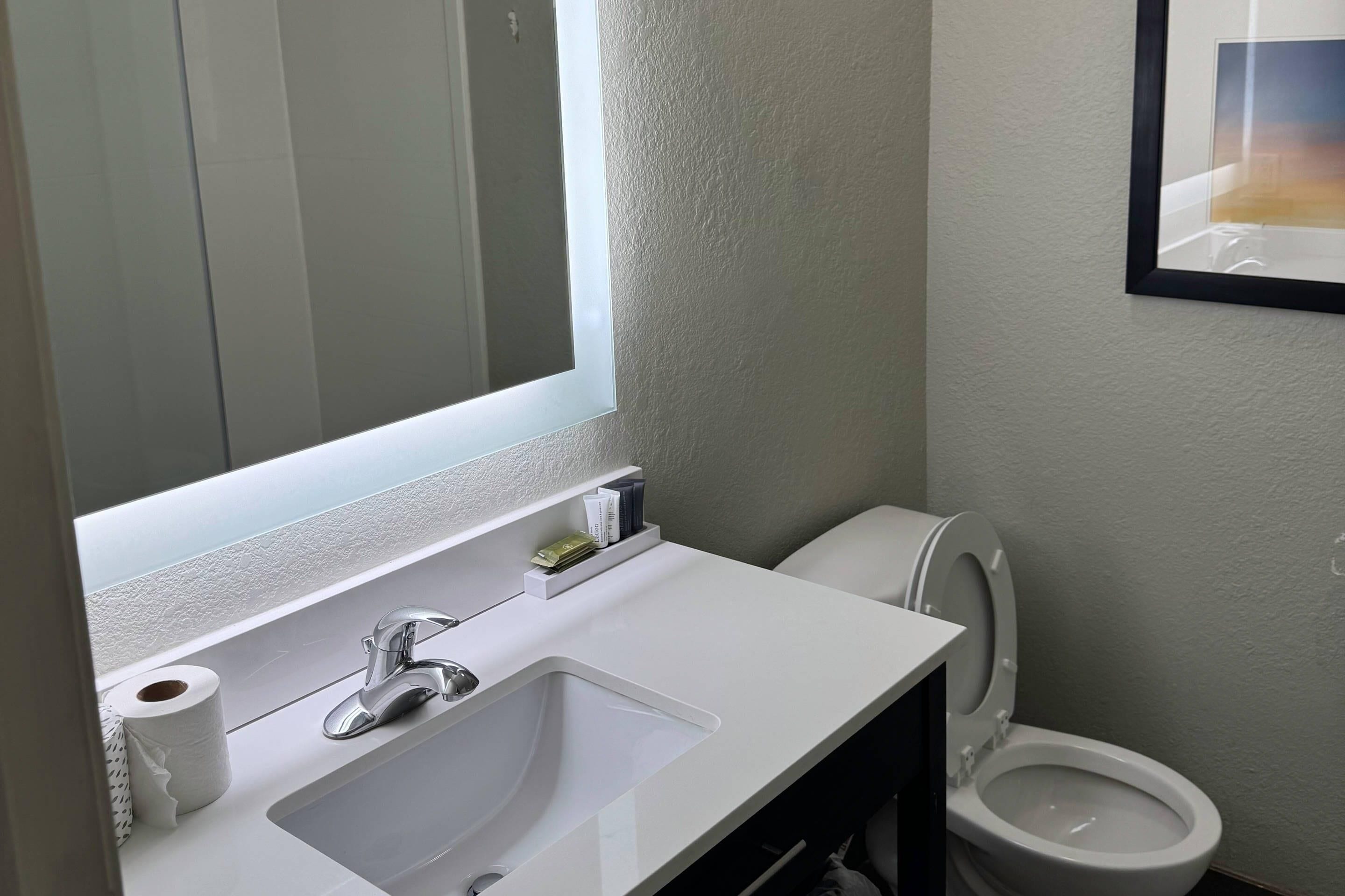 Standardzimmer, 2 Queen-Betten, Nichtraucher | Hochwertige Bettwaren, Schreibtisch, Bügeleisen/Bügelbrett
