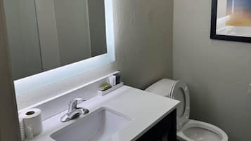 Standardzimmer, 2 Queen-Betten, Nichtraucher | Hochwertige Bettwaren, Schreibtisch, Bügeleisen/Bügelbrett
