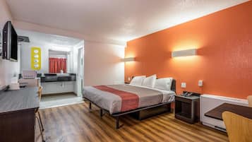 Escritorio, wifi gratis y ropa de cama