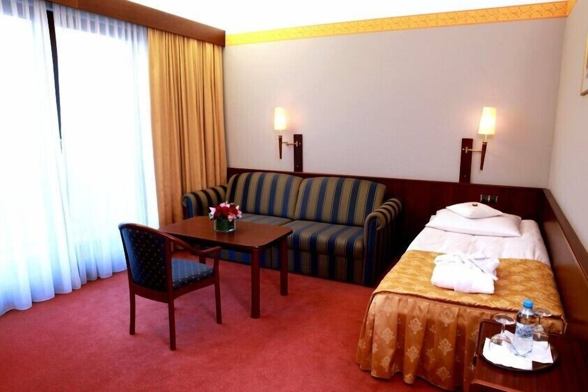 Comfort Single Room | Minibar