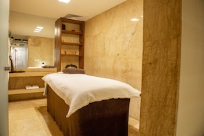 2 treatment rooms