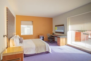 Junior Suite | 1 bedroom, premium bedding, minibar, in-room safe