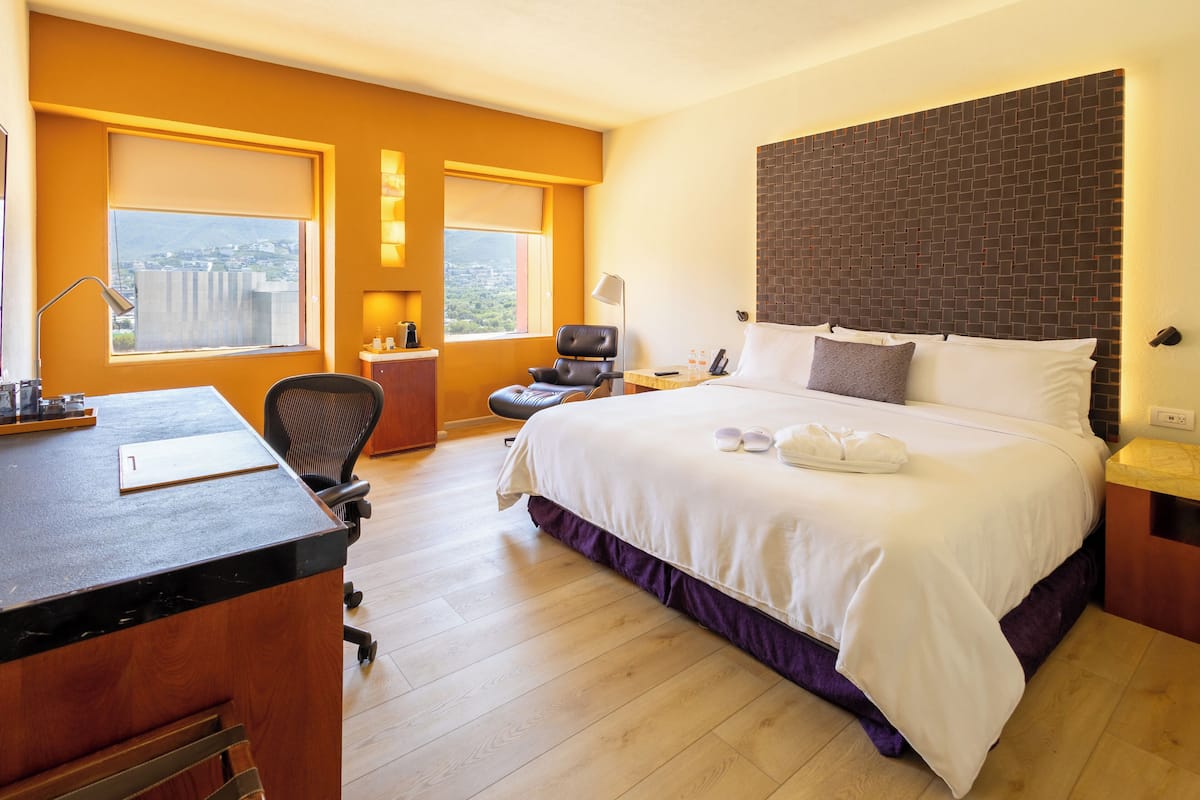 Camino Real Club King | 1 dormitorio, ropa de cama de alta calidad, minibar y caja fuerte