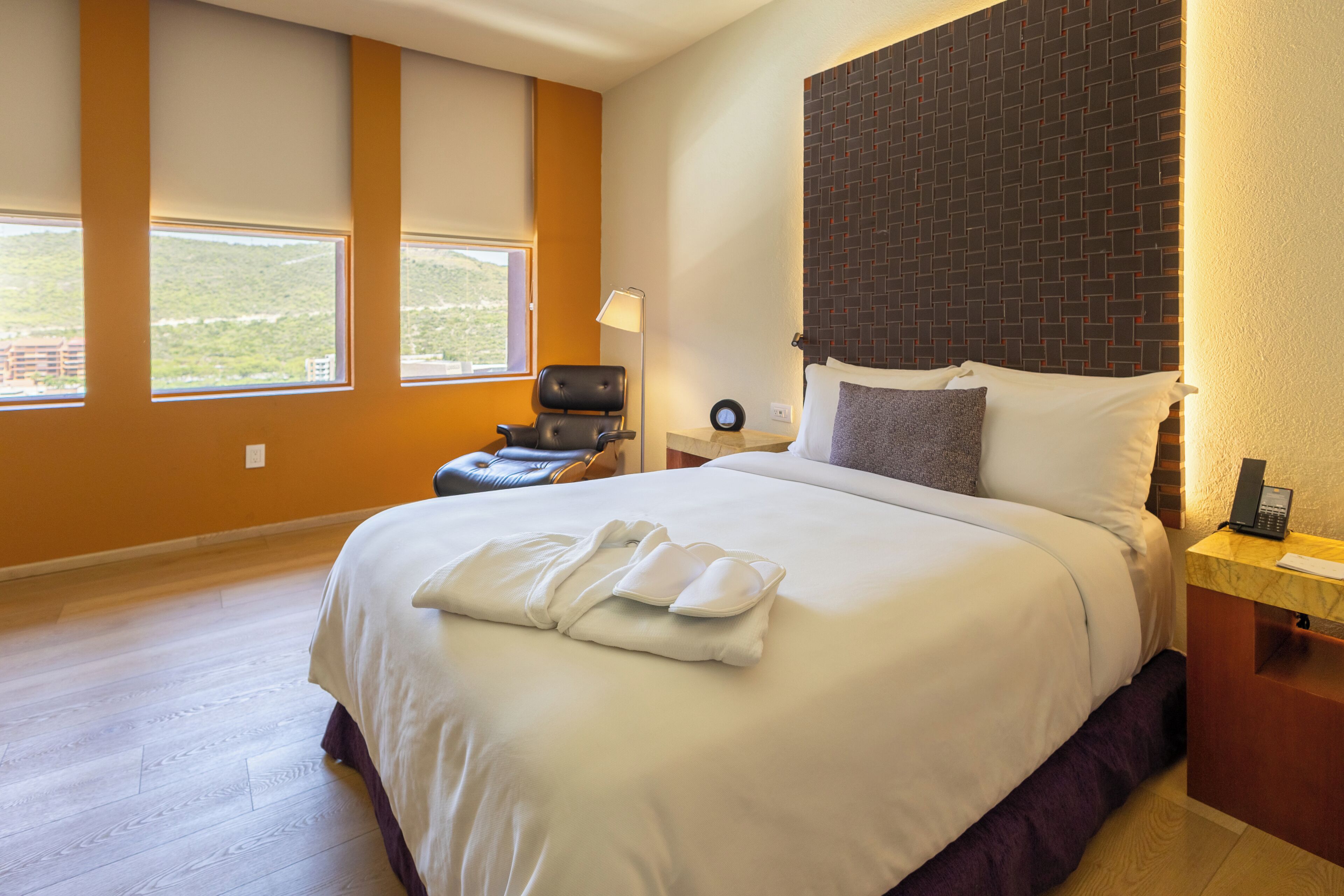 camino real club king | 1 bedroom, premium bedding, minibar, in-room safe