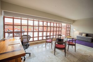 Master Suite | Living area