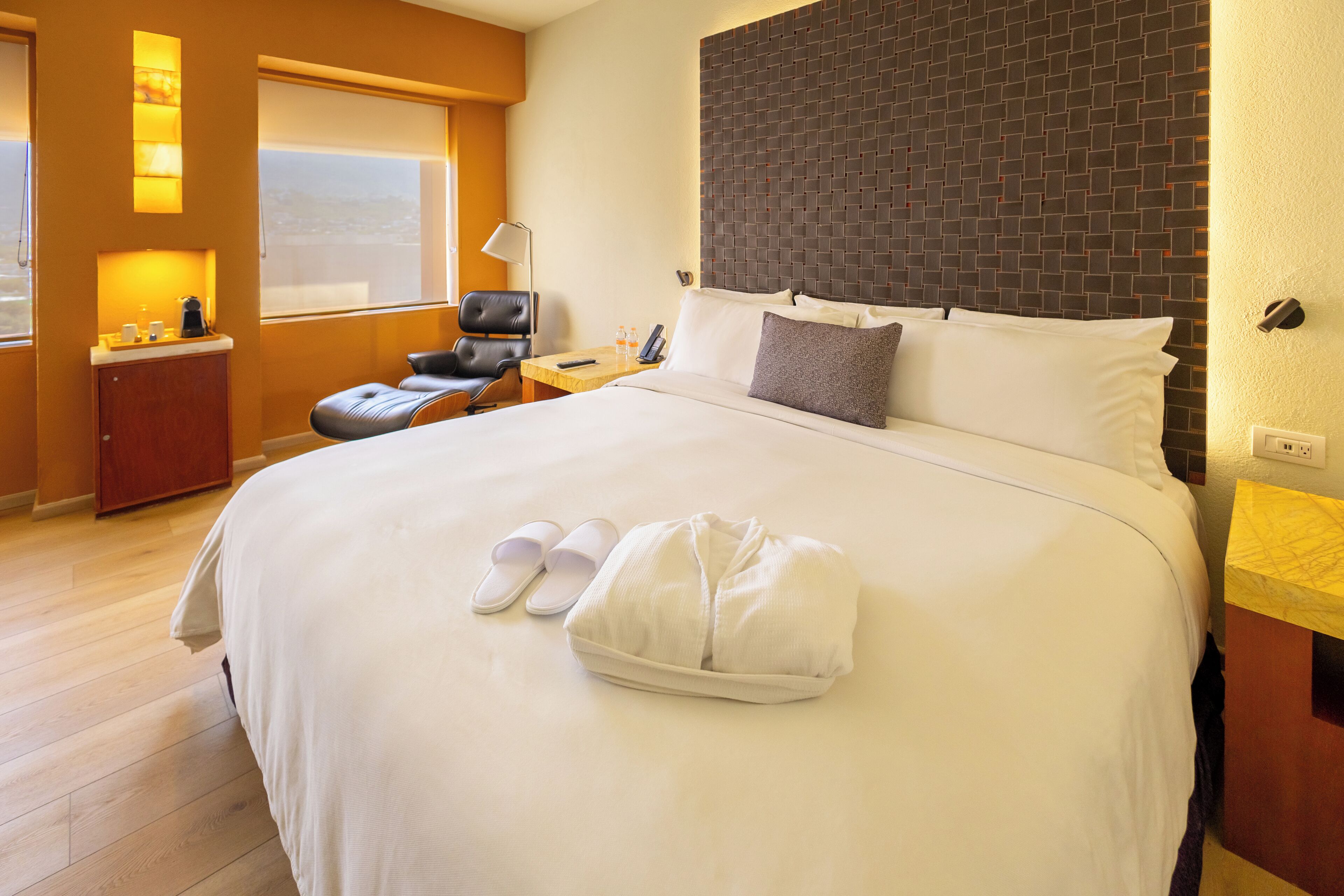 camino real club king | 1 bedroom, premium bedding, minibar, in-room safe