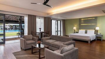 Deluxe Room | Minibar, Zimmersafe, individuell eingerichtet, Schreibtisch