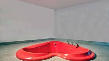 Bureau, rideaux occultants, Wi-Fi gratuit, draps fournis