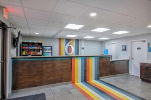 Lobby - Studio 6 Jackson, MS - I-55 (Jackson)