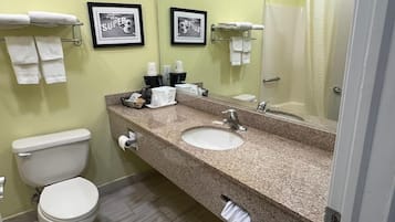 Combined shower/bathtub, hair dryer, towels