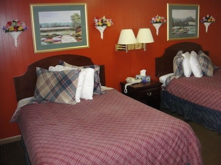 Iron/ironing board, free WiFi, bed sheets