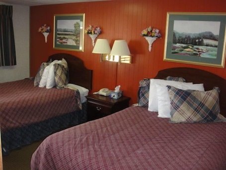 Standard Room, 1 King Bed, Refrigerator & Microwave | Iron/ironing board, free WiFi, bed sheets. Standish Motel