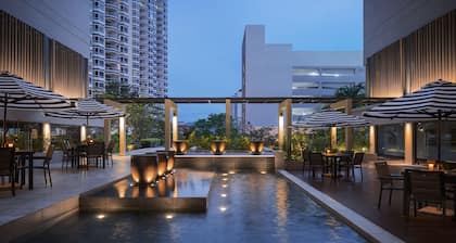 G Hotel Gurney
