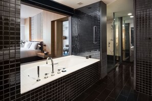 Executive Suite, 1 King Bed | Bathroom | Free toiletries, hair dryer, bathrobes, slippers - G Hotel Gurney (George Town)