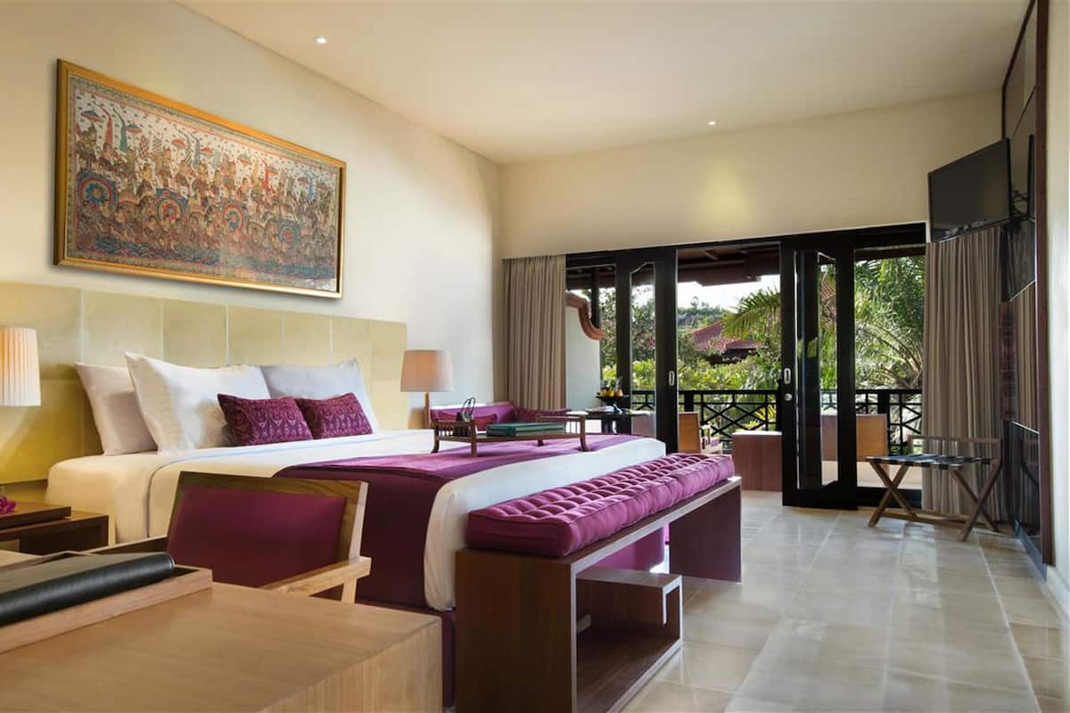 1 bedroom, premium bedding, minibar, in-room safe