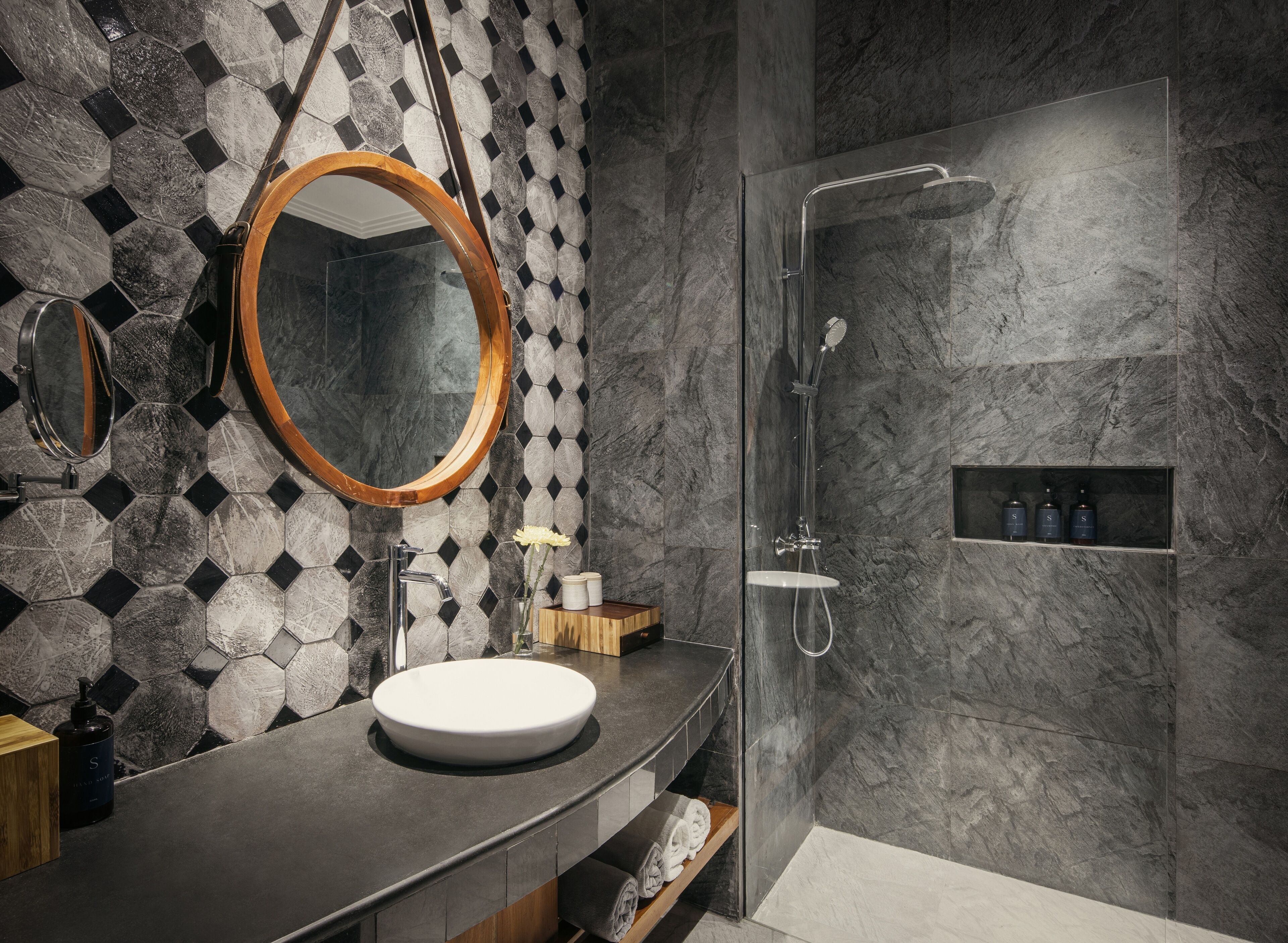 premier room (sadara) | bathroom | separate bathtub and shower, deep-soaking bathtub, free toiletries