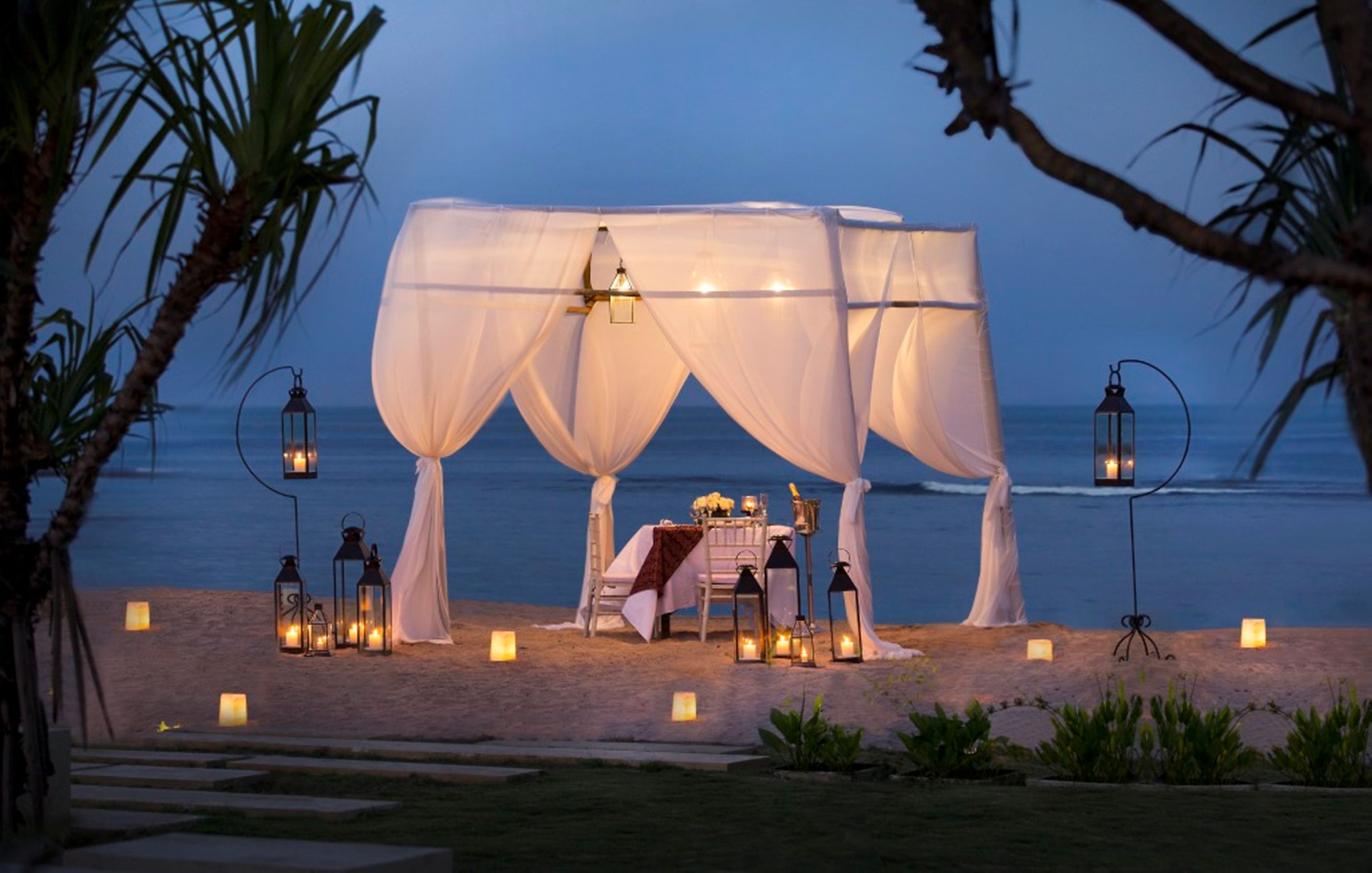 private beach, white sand, sun-loungers, beach umbrellas