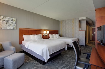 Courtyard by Marriott Republic Aprt Long Island/Farmingdale