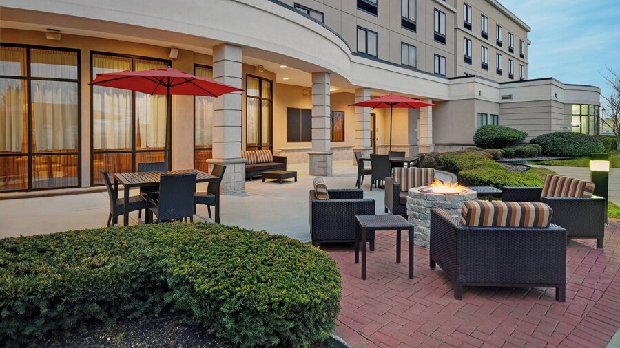 Courtyard by Marriott Republic Aprt Long Island/Farmingdale