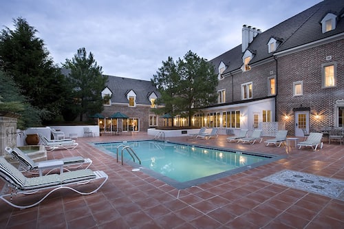 Seasonal outdoor pool, pool umbrellas, sun loungers