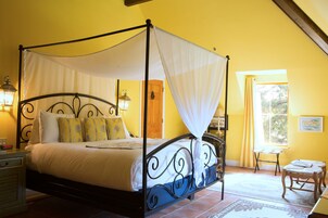 Habitación doble superior, 1 cama de matrimonio grande con sofá cama | Sábanas de algodón egipcio y ropa de cama de alta calidad