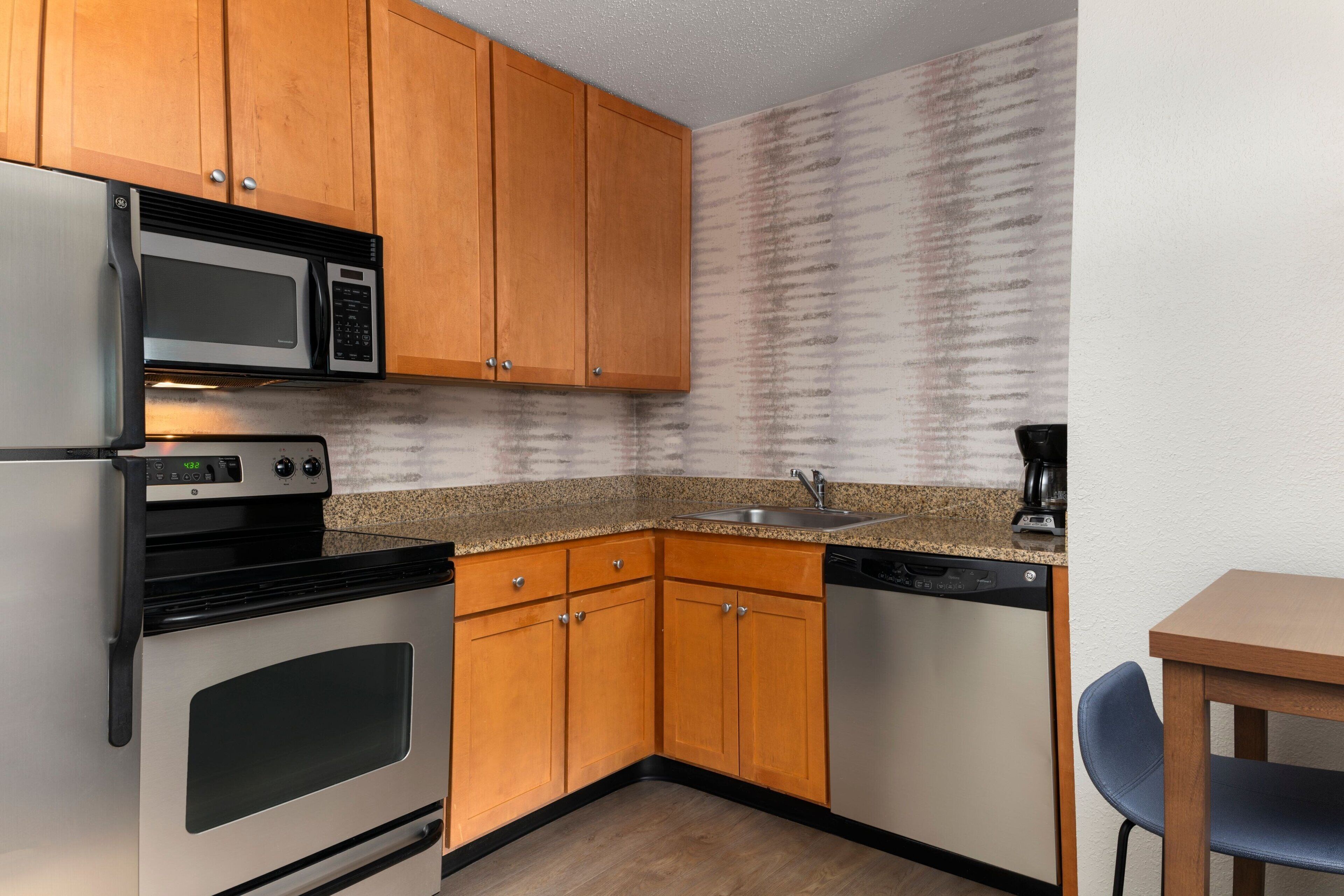 fridge, microwave, stovetop, dishwasher