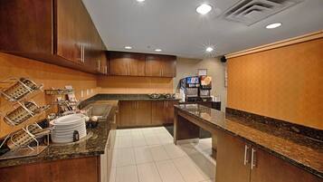 Free daily continental breakfast