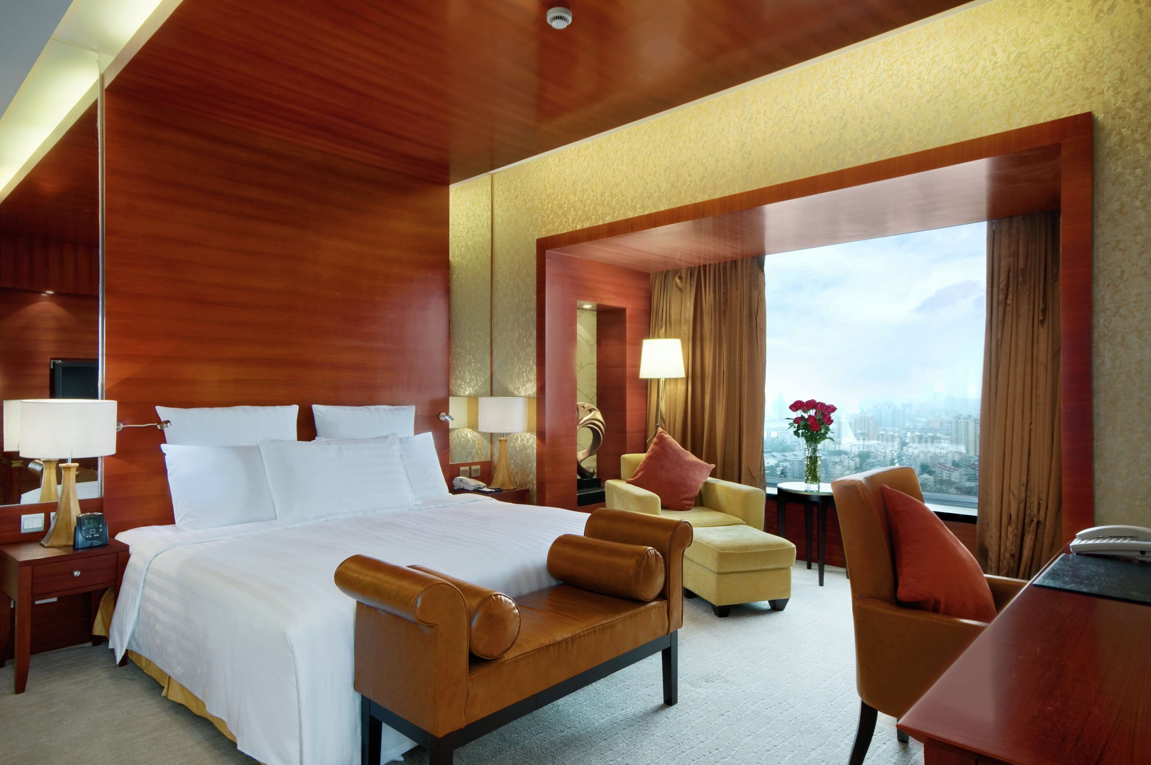 1 bedroom, premium bedding, free minibar items, in-room safe